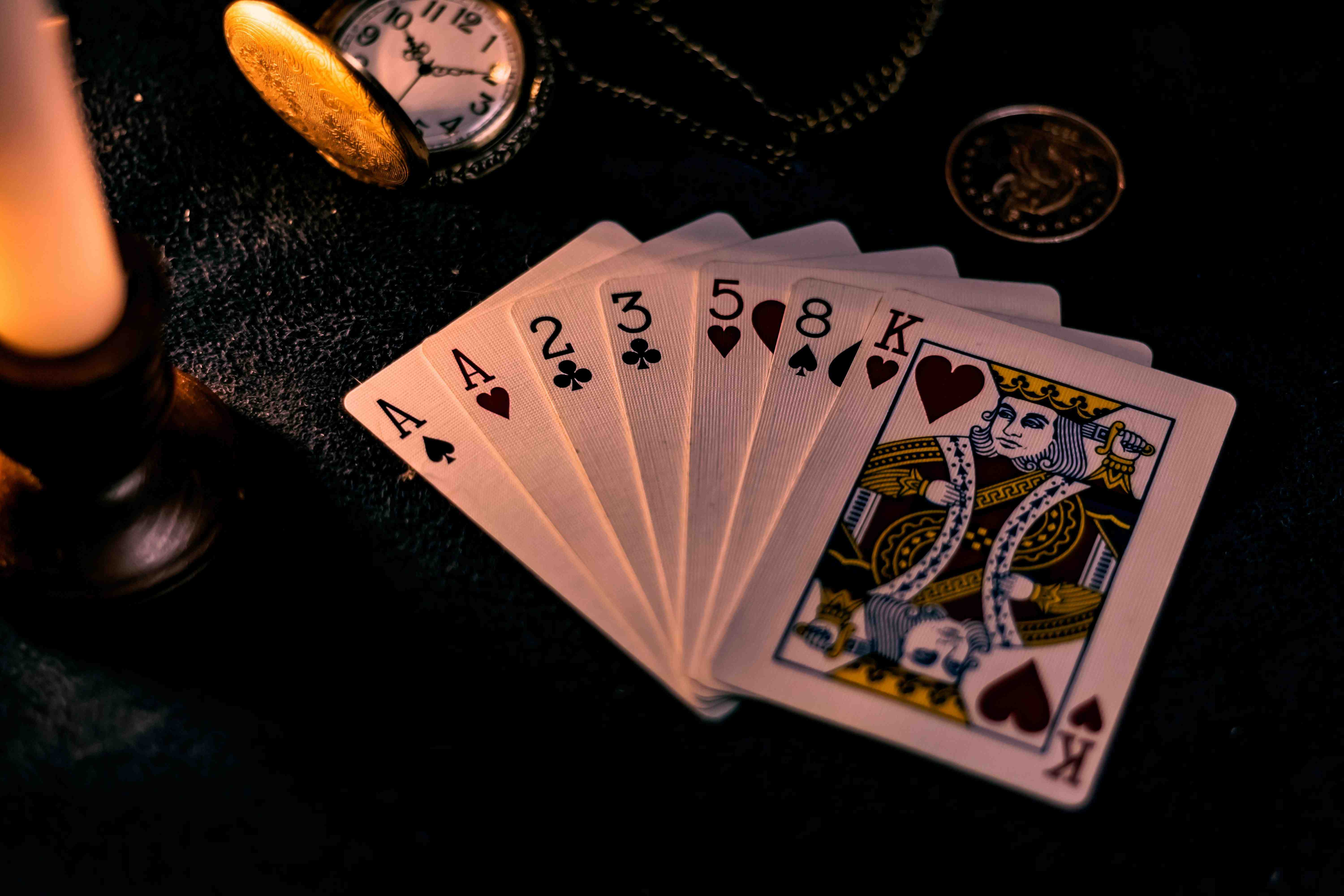 zawgyi99 ဂိမ်းလော်ဘီ Live Casino ဒိုင်နှင့် ကစားသမားများ ကစားနေသောမြင်ကွင်း